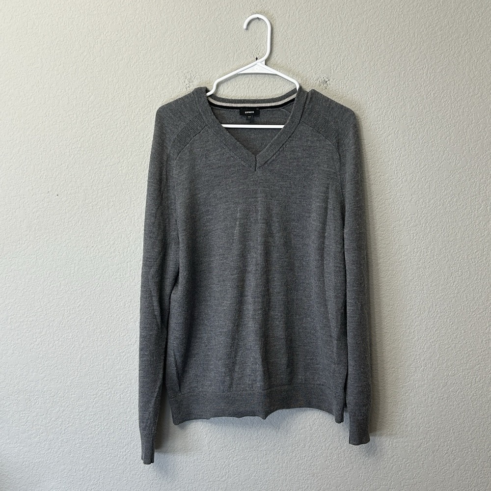 Express V Neck Everyday Performance Gray Merino Wool Sweater Men's Size L Large